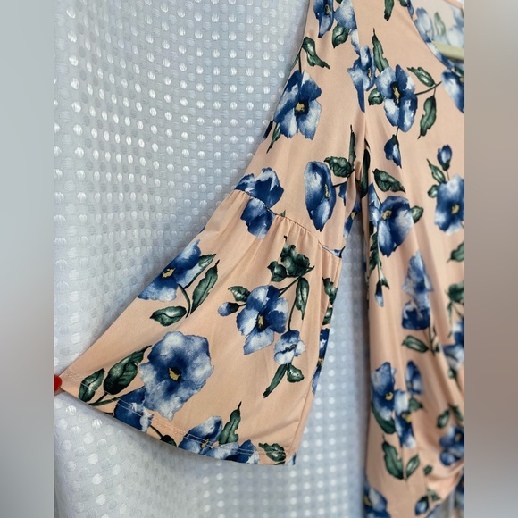 NWT Twelvemonths mauve 3/4 sleeve with floral print, knot tie in front, size L - Picture 4 of 5